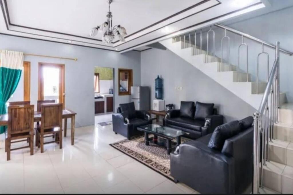 Villa Mutiara Citra Puncak Bu Eva Sampal Экстерьер фото