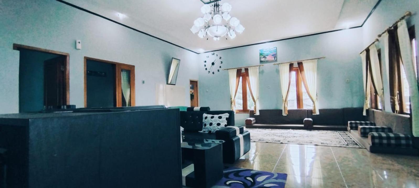 Villa Mutiara Citra Puncak Bu Eva Sampal Экстерьер фото