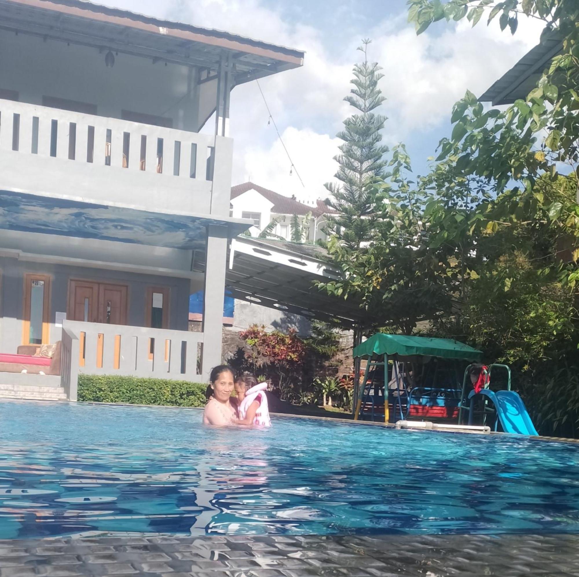 Villa Mutiara Citra Puncak Bu Eva Sampal Экстерьер фото
