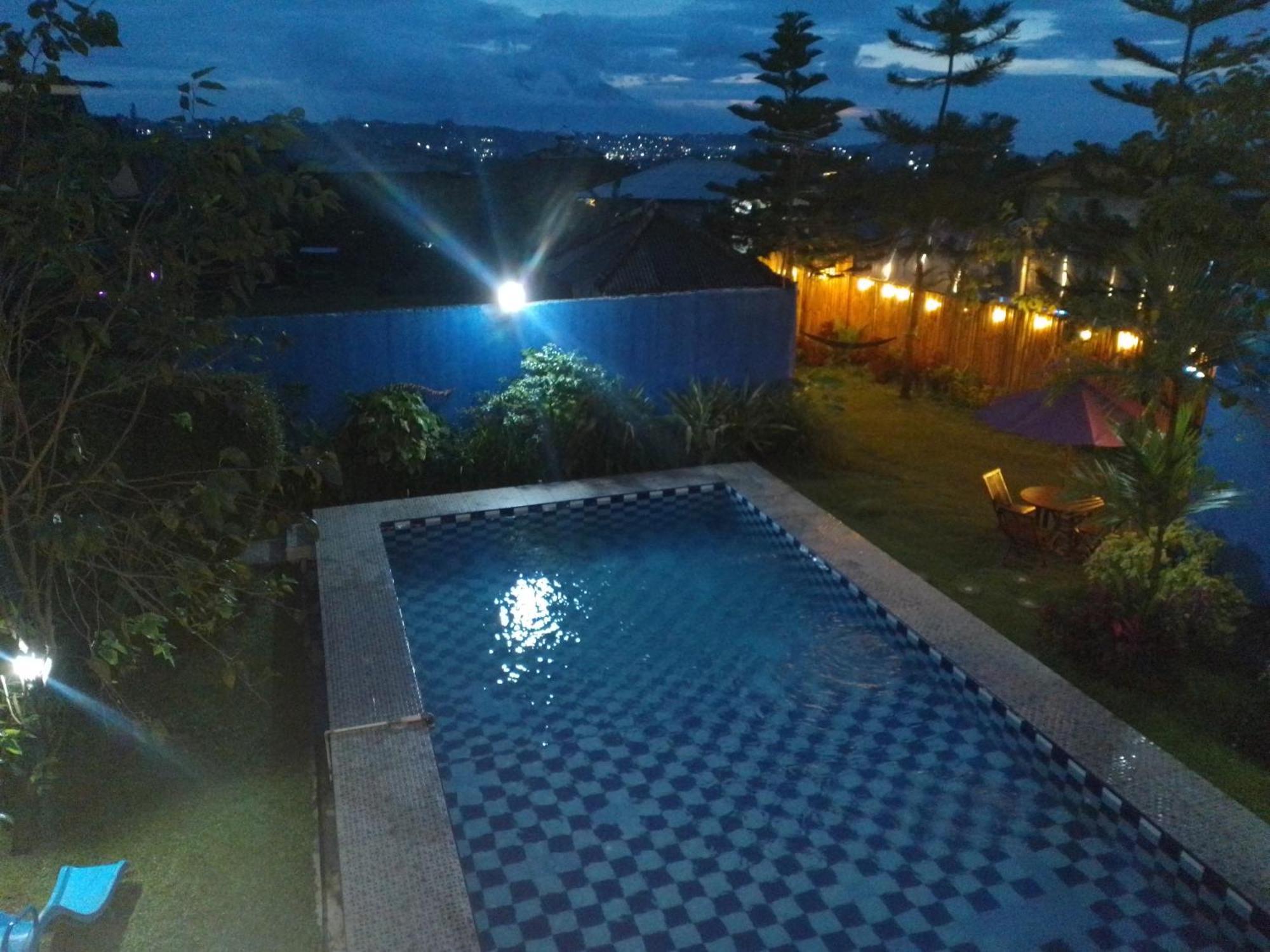 Villa Mutiara Citra Puncak Bu Eva Sampal Экстерьер фото