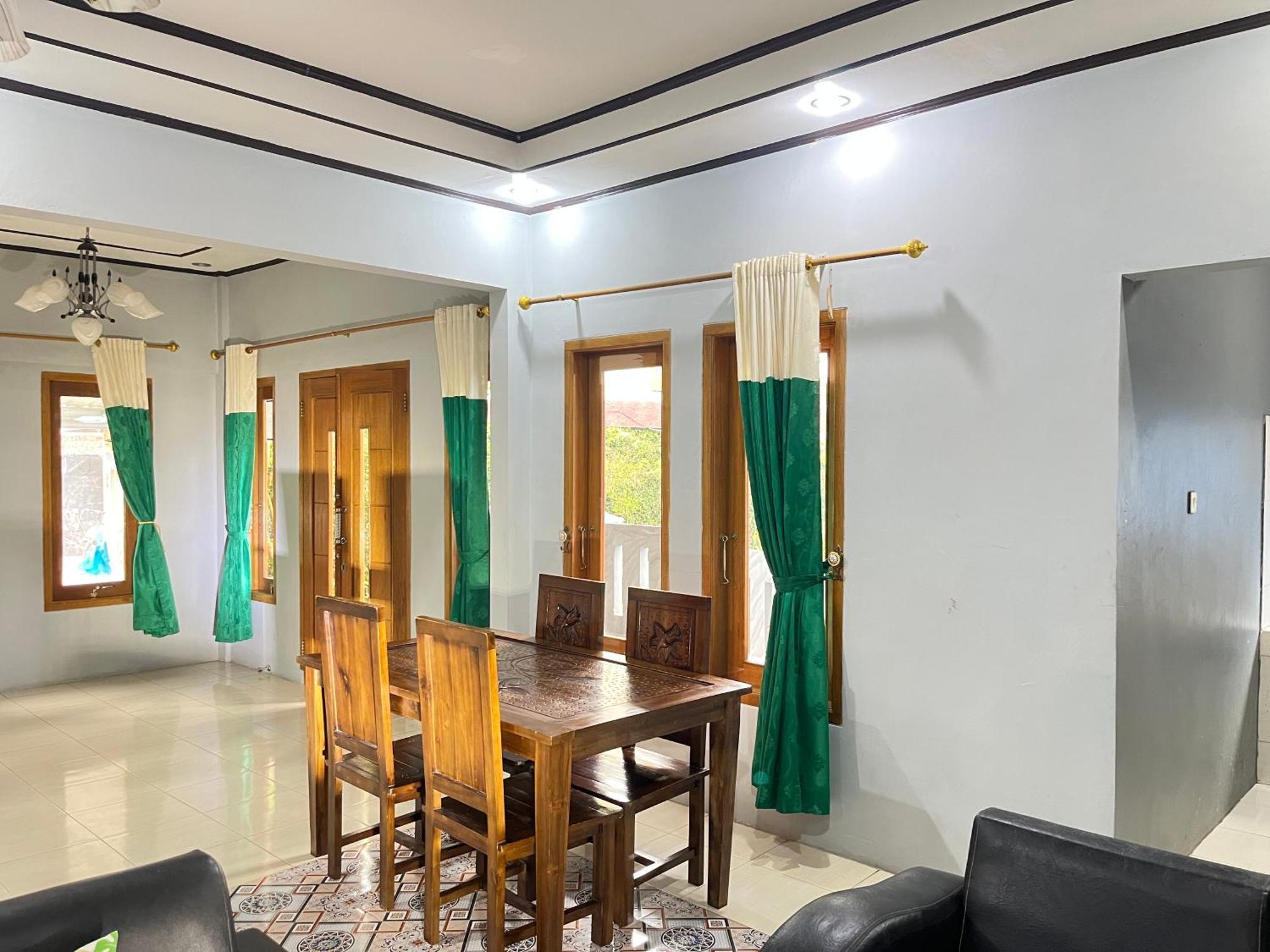 Villa Mutiara Citra Puncak Bu Eva Sampal Экстерьер фото