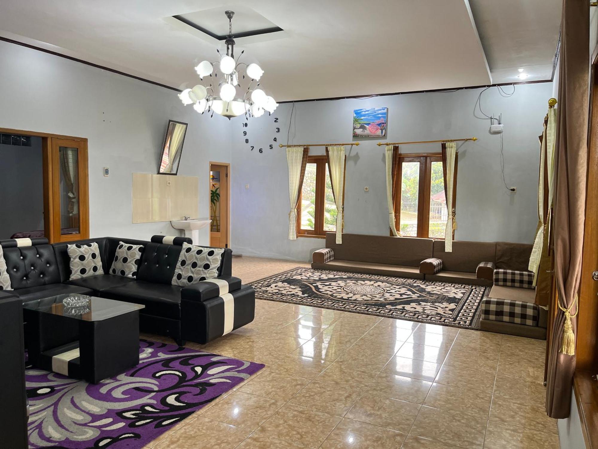 Villa Mutiara Citra Puncak Bu Eva Sampal Экстерьер фото