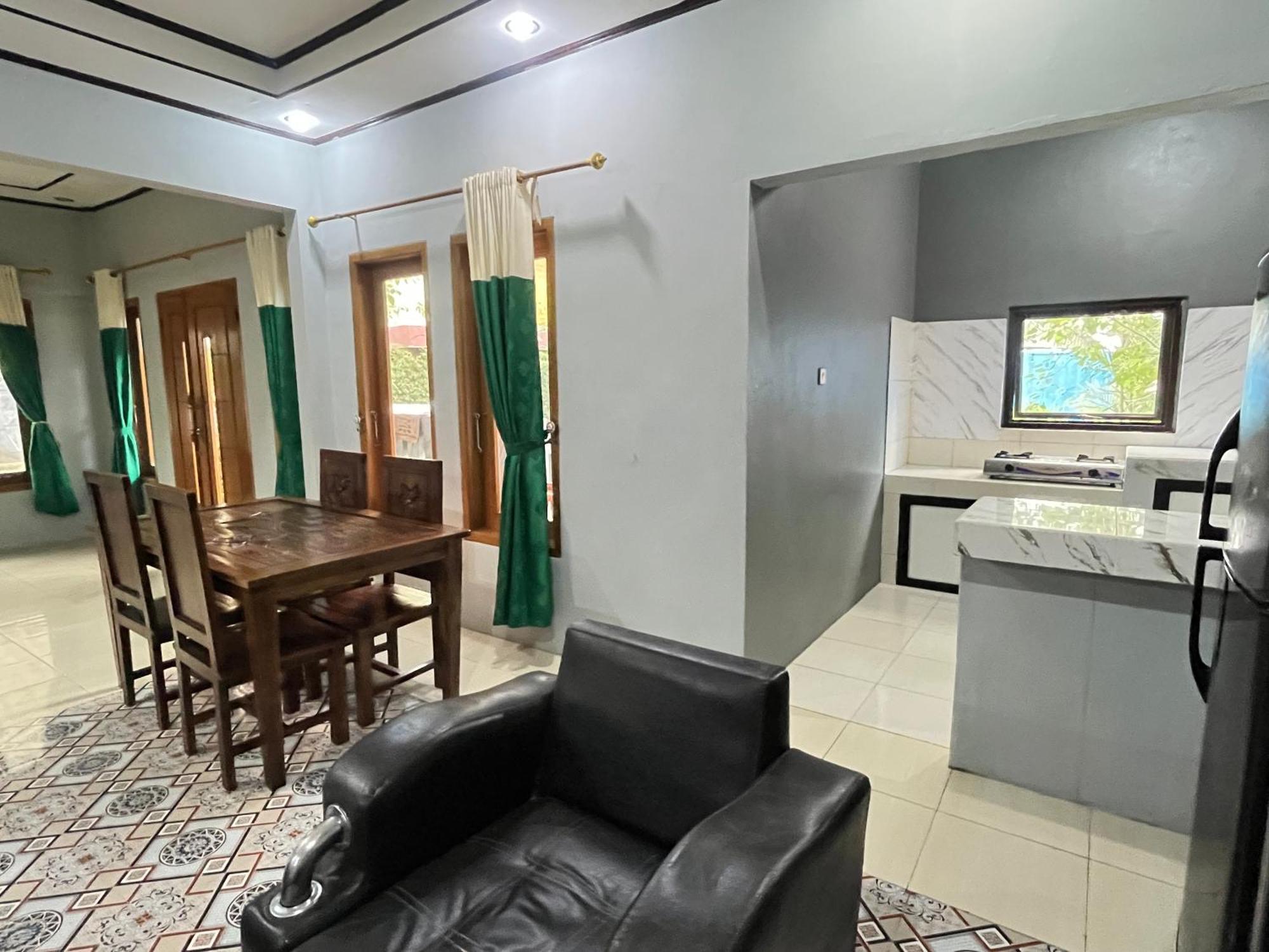Villa Mutiara Citra Puncak Bu Eva Sampal Экстерьер фото