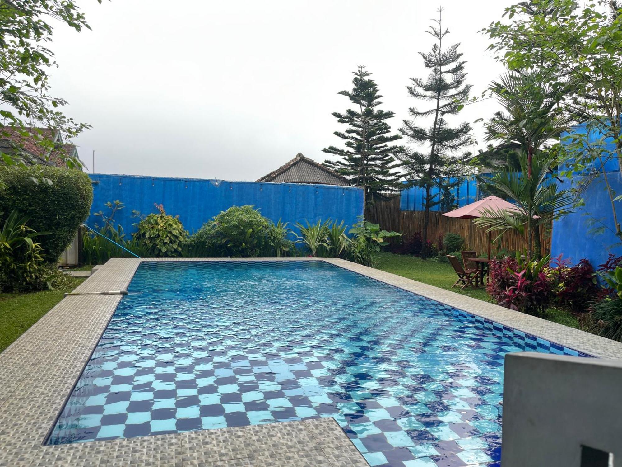 Villa Mutiara Citra Puncak Bu Eva Sampal Экстерьер фото
